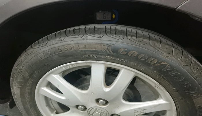 2015 Honda Brio VX MT, Petrol, Manual, 24,329 km, tyre