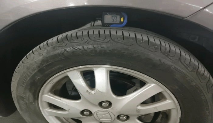 2015 Honda Brio VX MT, Petrol, Manual, 24,329 km, tyre