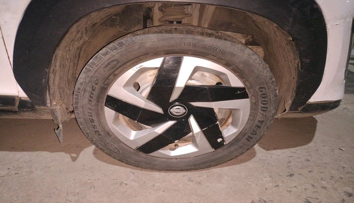 2021 Nissan MAGNITE XE, Petrol, Manual, 80,720 km, tyre