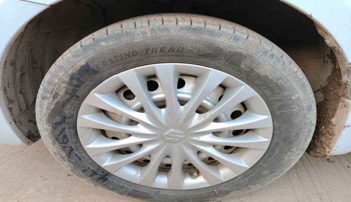 2015 Maruti Ciaz VDI +, Diesel, Manual, 1,39,102 km, tyre