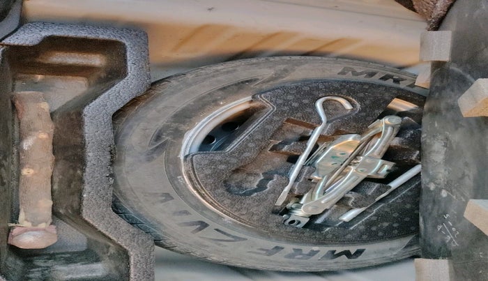 2015 Maruti Ciaz VDI +, Diesel, Manual, 1,39,102 km, tyre