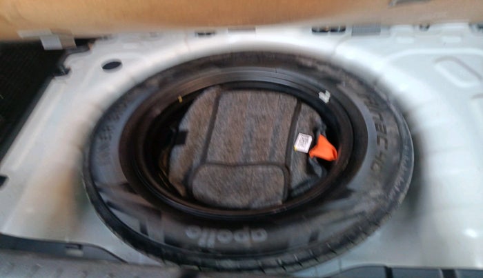 2024 Hyundai VENUE S (O) 1.0 Turbo Petrol DCT, Petrol, Automatic, 16,307 km, tyre