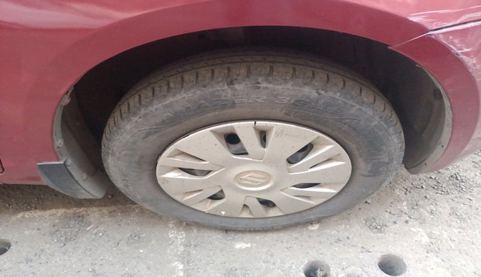 2013 Maruti Swift VXI, Petrol, Manual, 88,217 km, tyre