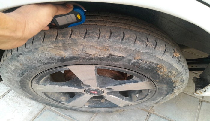 2015 Maruti Wagon R 1.0 LXI, Petrol, Manual, 78,066 km, tyre