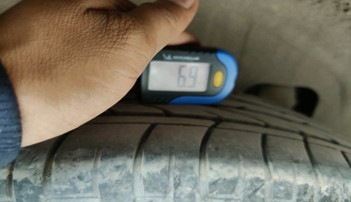 2022 Mahindra XUV300 W6 1.5 Diesel, Diesel, Manual, 59,098 km, tyre