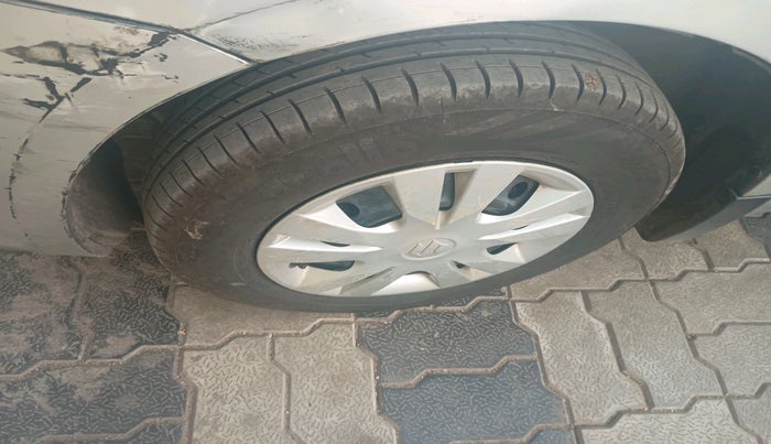 2013 Maruti Swift Dzire VXI, Petrol, Manual, 53,777 km, tyre