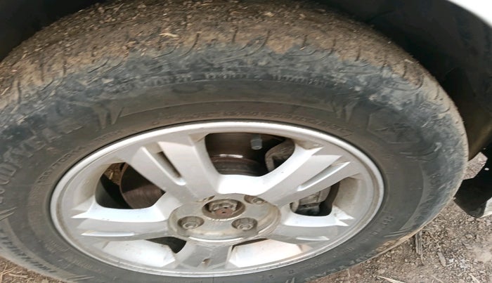 2010 Hyundai i20 ASTA 1.4 CRDI, Diesel, Manual, 1,51,672 km, tyre