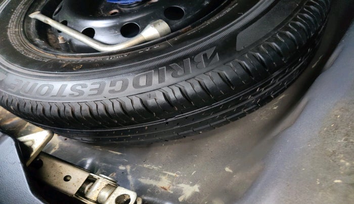 2017 Maruti Dzire VXI AMT, Petrol, Automatic, 1,12,945 km, tyre