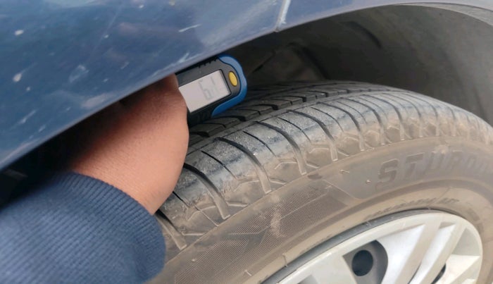 2017 Maruti Dzire VXI AMT, Petrol, Automatic, 1,12,945 km, tyre