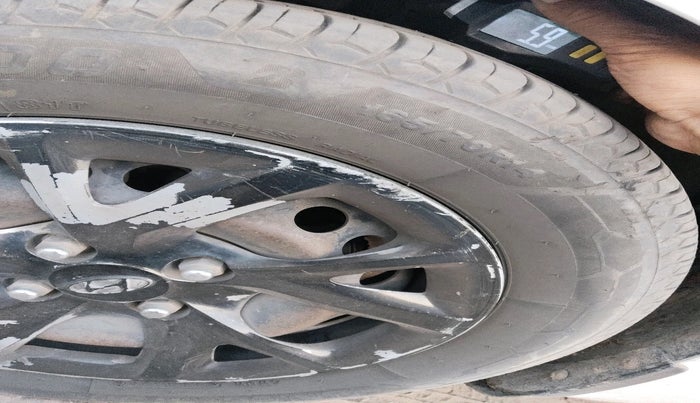 2017 Hyundai Grand i10 MAGNA 1.2 KAPPA VTVT, Petrol, Manual, 1,78,105 km, tyre