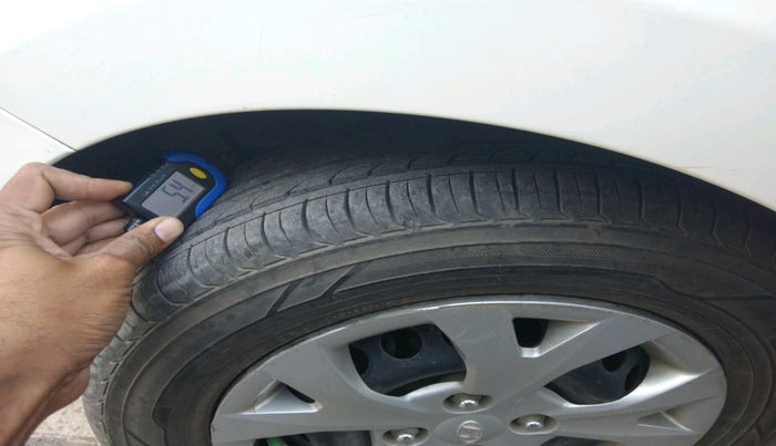 2015 Hyundai Grand i10 SPORTZ 1.2 KAPPA VTVT, Petrol, Manual, 49,237 km, tyre