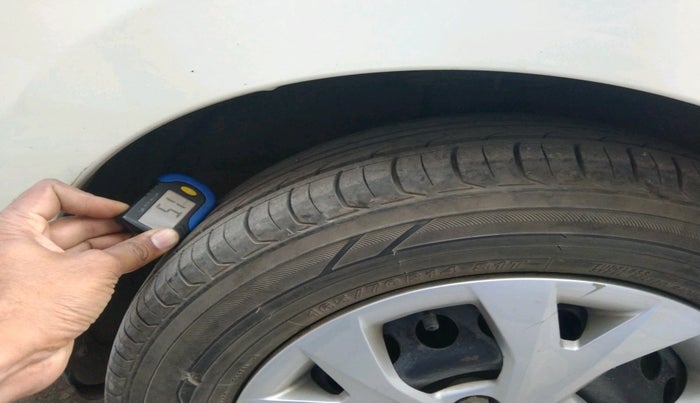 2015 Hyundai Grand i10 SPORTZ 1.2 KAPPA VTVT, Petrol, Manual, 49,237 km, tyre