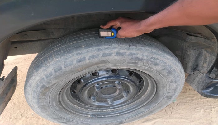 2011 Mahindra Scorpio VLX 2WD, Diesel, Manual, 1,60,830 km, tyre