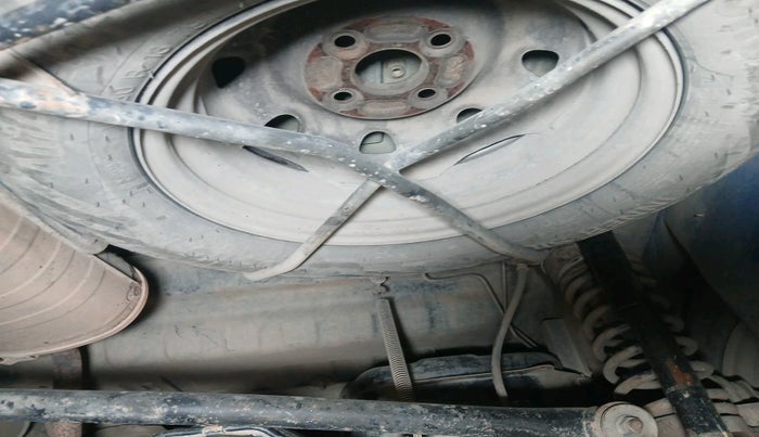 2019 Maruti Eeco 5 STR WITH A/C+HTR CNG, Petrol, Manual, 1,33,616 km, tyre