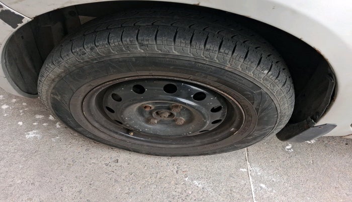 2011 Maruti Ritz VXI, Petrol, Manual, 1,33,647 km, tyre