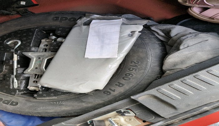 2017 Maruti Vitara Brezza ZDI, Diesel, Manual, 1,37,914 km, tyre