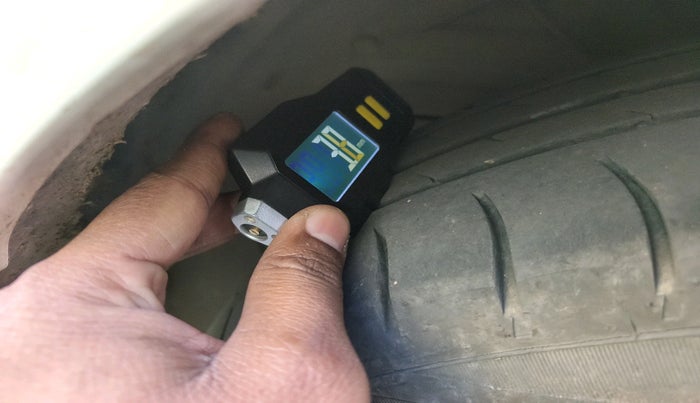 2020 Maruti Ertiga ZDI+ 1.5, Diesel, Manual, 2,96,221 km, tyre