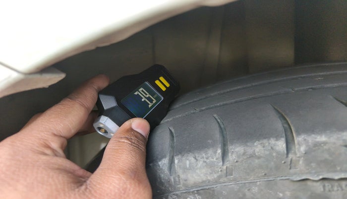 2020 Maruti Ertiga ZDI+ 1.5, Diesel, Manual, 2,96,221 km, tyre