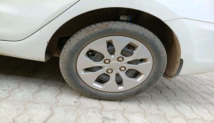 2017 Hyundai Xcent E+, Petrol, Manual, 22,682 km, tyre