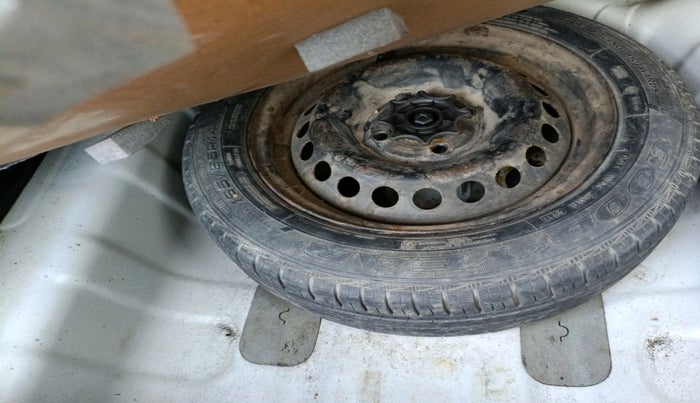 2017 Hyundai Xcent E+, Petrol, Manual, 22,682 km, tyre