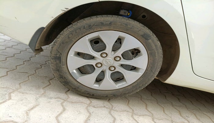 2017 Hyundai Xcent E+, Petrol, Manual, 22,682 km, tyre