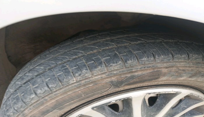 2012 Hyundai Santro Xing GLS, Petrol, Manual, 1,29,318 km, tyre