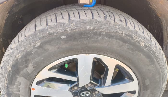 2021 Tata Harrier XZA PLUS 2.0L, Diesel, Automatic, 63,383 km, tyre