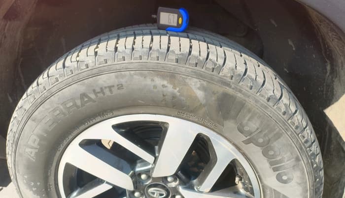2021 Tata Harrier XZA PLUS 2.0L, Diesel, Automatic, 63,383 km, tyre