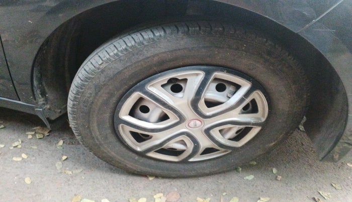 2020 Tata ALTROZ XE PETROL, Petrol, Manual, 10,448 km, tyre