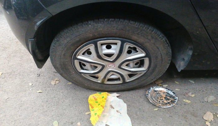 2020 Tata ALTROZ XE PETROL, Petrol, Manual, 10,448 km, tyre