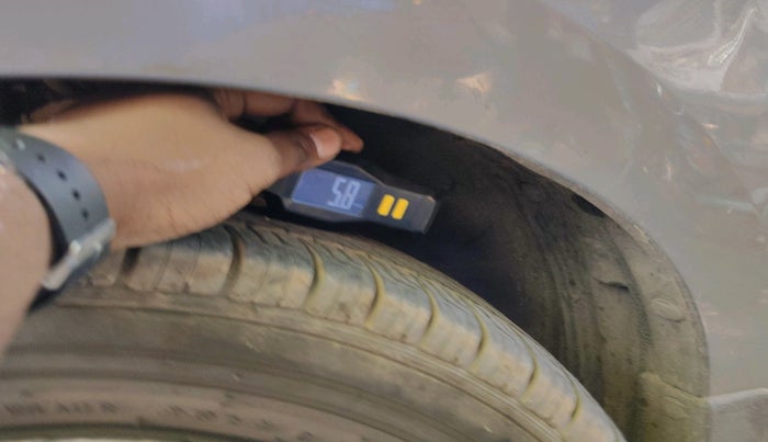 2015 Maruti Celerio ZXI, Petrol, Manual, 2,34,174 km, tyre