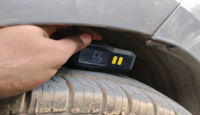 2015 Maruti Celerio ZXI, Petrol, Manual, 2,34,174 km, tyre