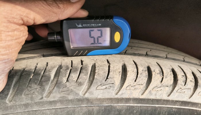 2022 Hyundai VENUE S (O) 1.0 TURBO IMT, Petrol, Manual, 64,445 km, tyre