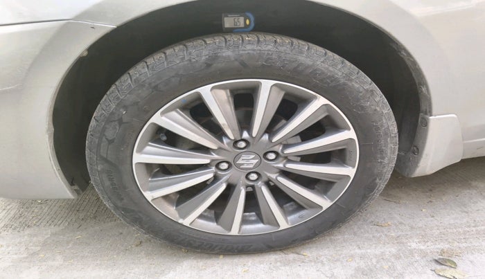 2019 Maruti Ciaz ALPHA  AT 1.5 SHVS PETROL, Petrol, Automatic, 71,397 km, tyre