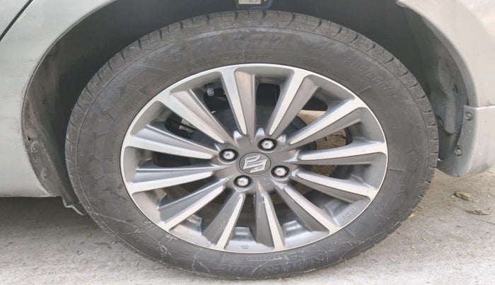 2019 Maruti Ciaz ALPHA  AT 1.5 SHVS PETROL, Petrol, Automatic, 71,397 km, tyre