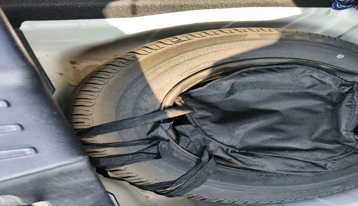 2021 Tata ALTROZ XM PLUS PETROL, Petrol, Manual, 26,473 km, tyre