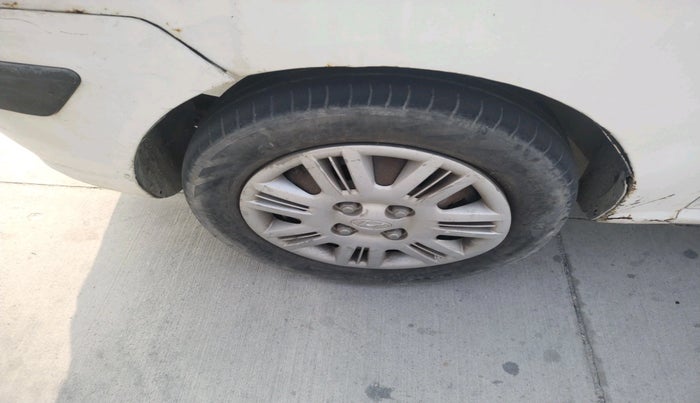 2012 Hyundai Santro Xing GLS, Petrol, Manual, 1,20,500 km, tyre