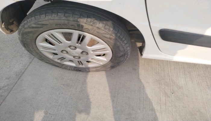 2012 Hyundai Santro Xing GLS, Petrol, Manual, 1,20,500 km, tyre