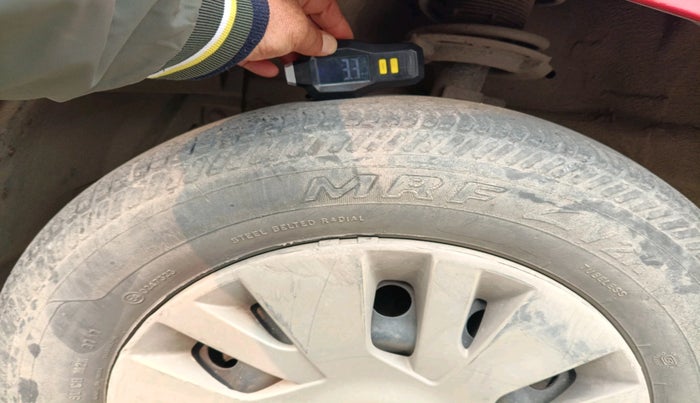 2012 Maruti Swift VXI, Petrol, Manual, 1,40,131 km, tyre