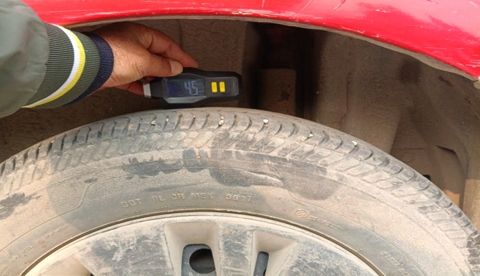 2012 Maruti Swift VXI, Petrol, Manual, 1,40,131 km, tyre