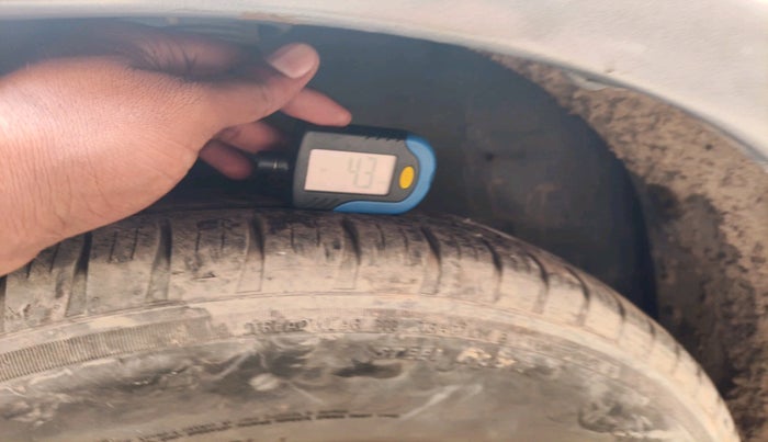 2017 Maruti Swift VDI, Diesel, Manual, 1,24,852 km, tyre