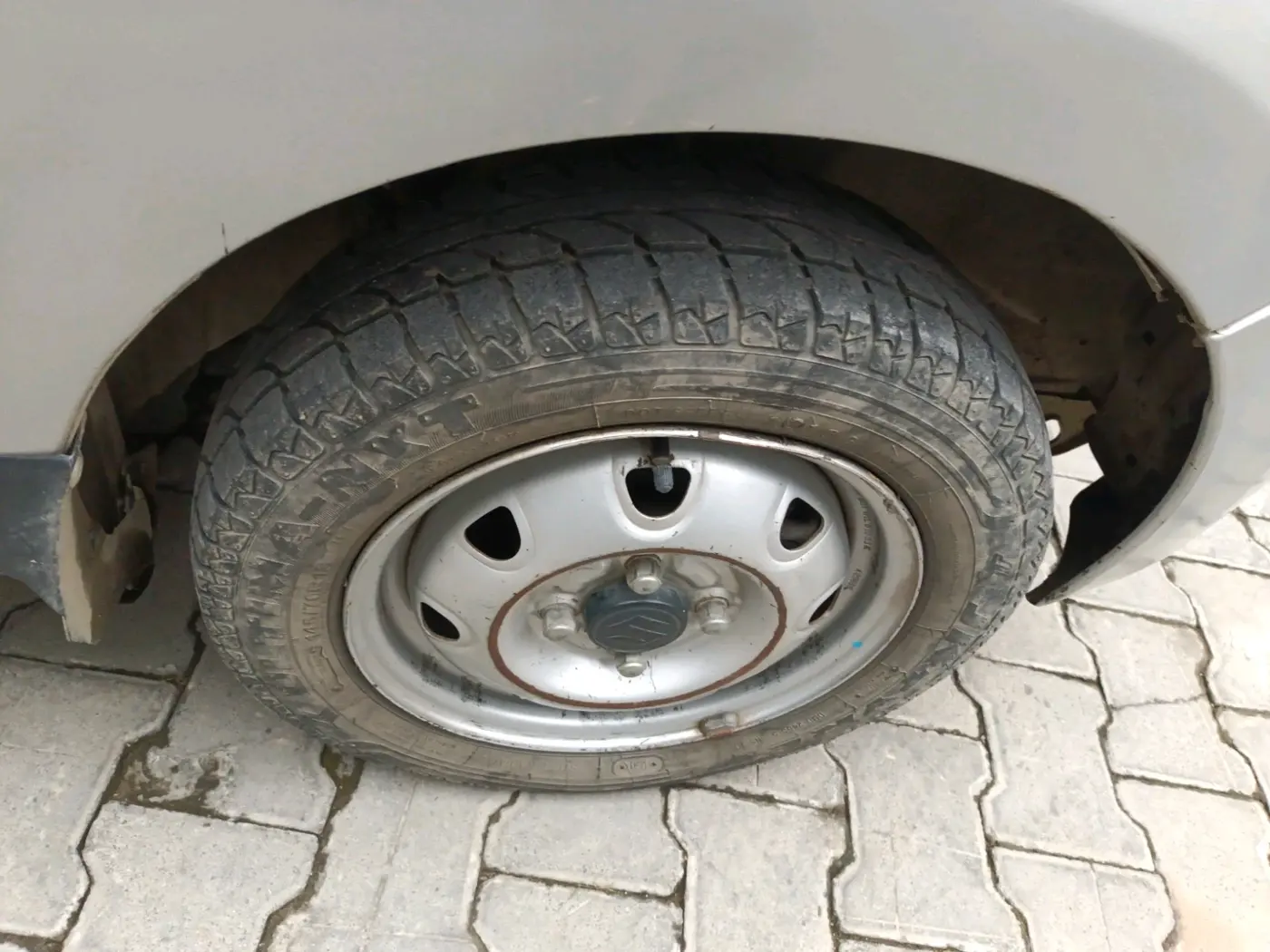 2010 Maruti Wagon R Duo DUO LXI LPG, Petrol, Manual, 94,669 km, tyre