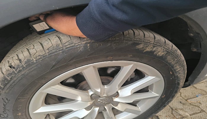 2012 Audi Q3 2.0 TDI QUATTRO, Diesel, Automatic, 2,40,658 km, tyre