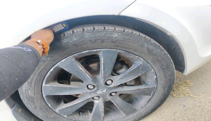 2011 Hyundai Verna FLUIDIC 1.6 CRDI, Diesel, Manual, 1,61,084 km, tyre