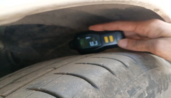 2014 Ford Ecosport TITANIUM 1.5L DIESEL, Diesel, Manual, 1,08,827 km, tyre