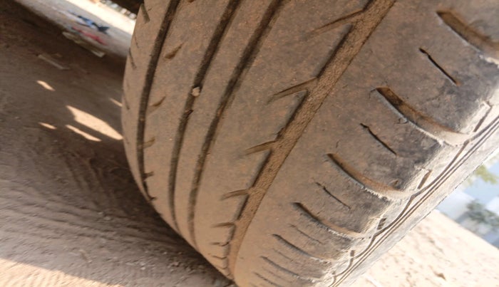 2014 Ford Ecosport TITANIUM 1.5L DIESEL, Diesel, Manual, 1,08,827 km, tyre