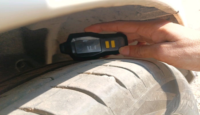 2014 Ford Ecosport TITANIUM 1.5L DIESEL, Diesel, Manual, 1,08,827 km, tyre