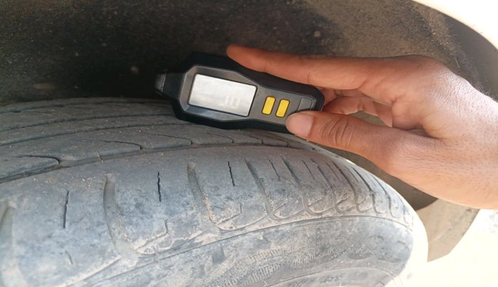 2014 Ford Ecosport TITANIUM 1.5L DIESEL, Diesel, Manual, 1,08,827 km, tyre