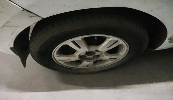 2010 Hyundai i20 ASTA 1.4 AT, Petrol, Automatic, 1,23,458 km, tyre