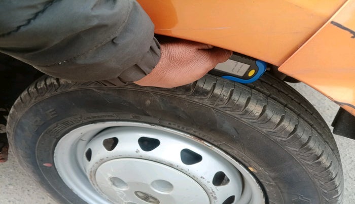 2017 Tata Tiago XM PETROL, Petrol, Manual, 68,637 km, tyre